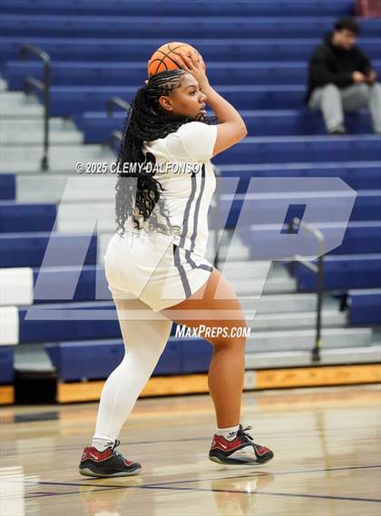 Thumbnail 1 in Longmont @ Dakota Ridge photogallery.