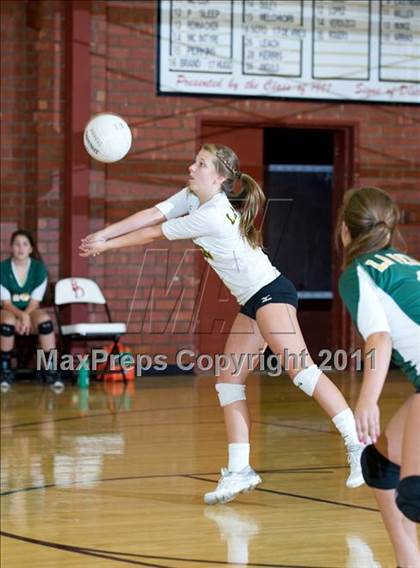 Thumbnail 3 in JV: La Reina @ Bishop Diego [Garcia] photogallery.