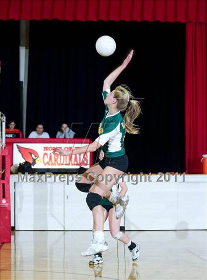 Thumbnail 3 in JV: La Reina @ Bishop Diego [Garcia] photogallery.