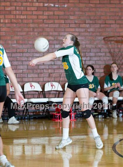 Thumbnail 1 in JV: La Reina @ Bishop Diego [Garcia] photogallery.