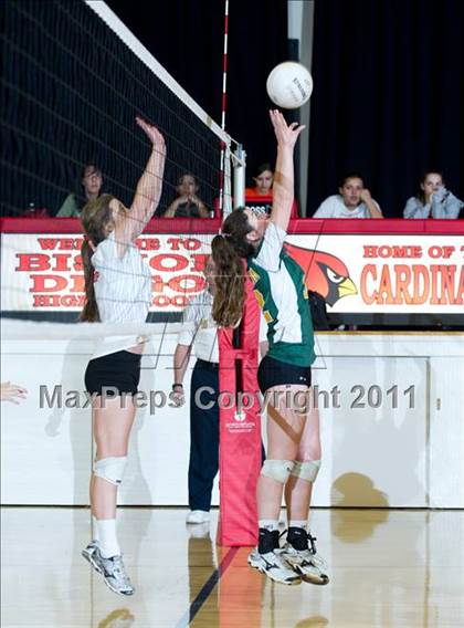 Thumbnail 2 in JV: La Reina @ Bishop Diego [Garcia] photogallery.