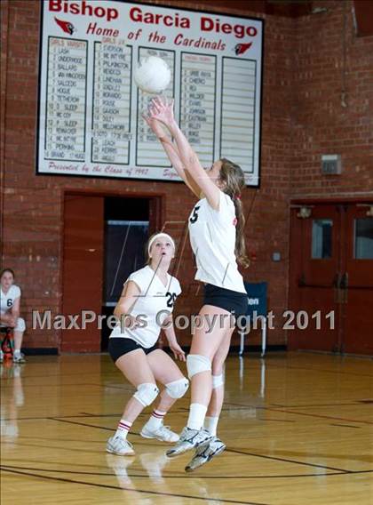 Thumbnail 2 in JV: La Reina @ Bishop Diego [Garcia] photogallery.