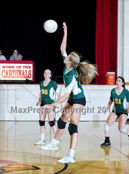 Thumbnail 3 in JV: La Reina @ Bishop Diego [Garcia] photogallery.