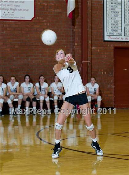 Thumbnail 3 in JV: La Reina @ Bishop Diego [Garcia] photogallery.