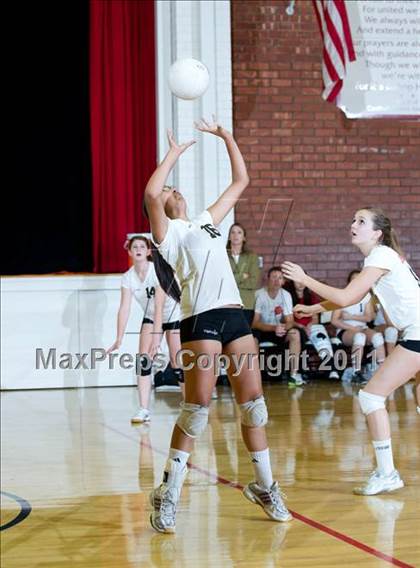 Thumbnail 3 in JV: La Reina @ Bishop Diego [Garcia] photogallery.