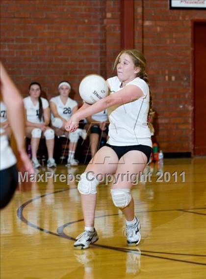 Thumbnail 2 in JV: La Reina @ Bishop Diego [Garcia] photogallery.