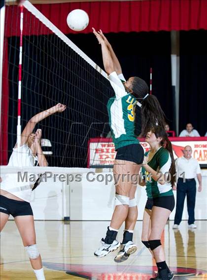 Thumbnail 1 in JV: La Reina @ Bishop Diego [Garcia] photogallery.