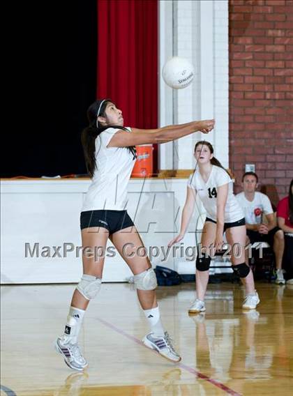 Thumbnail 1 in JV: La Reina @ Bishop Diego [Garcia] photogallery.