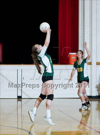 Thumbnail 3 in JV: La Reina @ Bishop Diego [Garcia] photogallery.