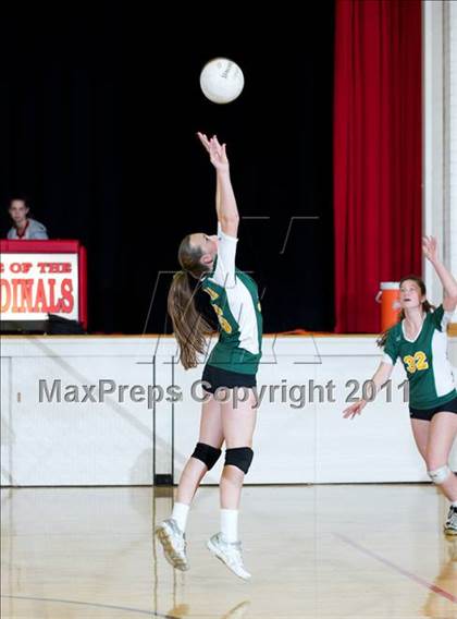 Thumbnail 1 in JV: La Reina @ Bishop Diego [Garcia] photogallery.