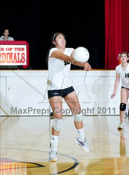 Thumbnail 1 in JV: La Reina @ Bishop Diego [Garcia] photogallery.