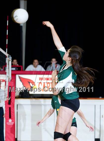 Thumbnail 2 in JV: La Reina @ Bishop Diego [Garcia] photogallery.