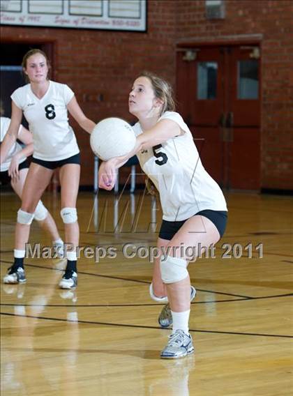 Thumbnail 2 in JV: La Reina @ Bishop Diego [Garcia] photogallery.