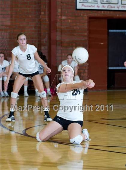 Thumbnail 3 in JV: La Reina @ Bishop Diego [Garcia] photogallery.