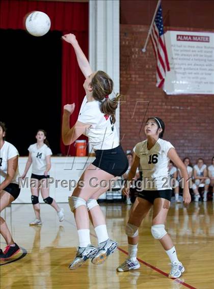 Thumbnail 2 in JV: La Reina @ Bishop Diego [Garcia] photogallery.