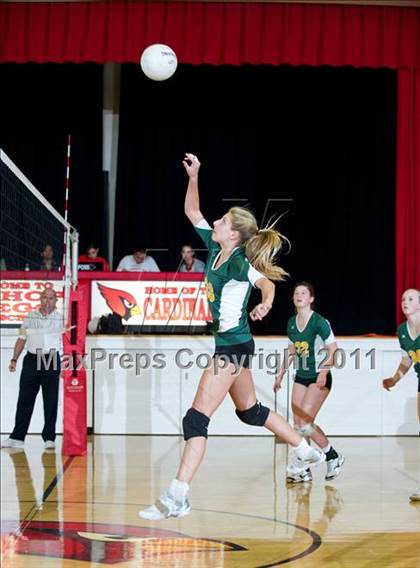 Thumbnail 2 in JV: La Reina @ Bishop Diego [Garcia] photogallery.