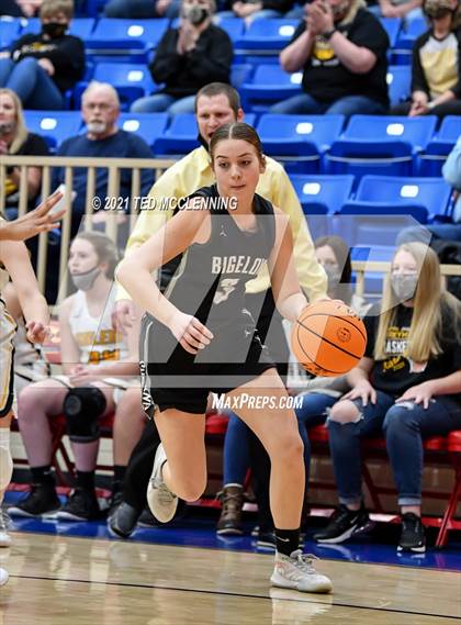 Thumbnail 2 in Salem vs. Bigelow (AAA 2A State Semi Final) photogallery.