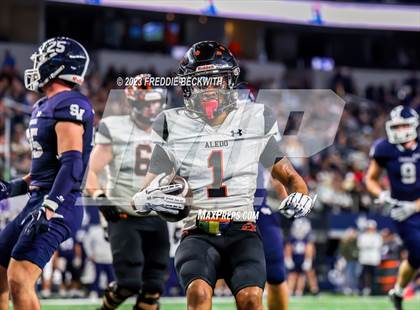 Thumbnail 3 in Smithson Valley vs. Aledo (UIL 5A D1 Football Final) photogallery.