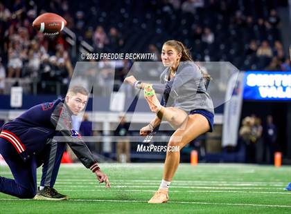 Thumbnail 1 in Smithson Valley vs. Aledo (UIL 5A D1 Football Final) photogallery.