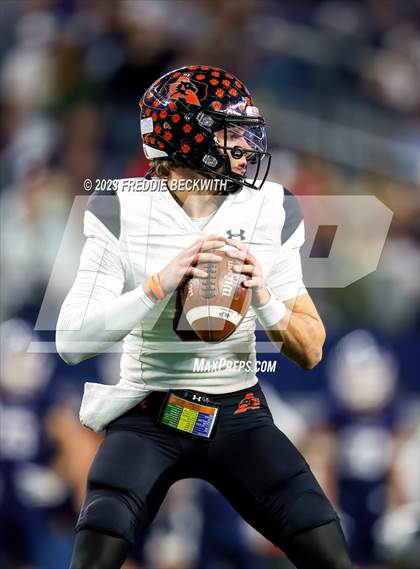 Thumbnail 2 in Smithson Valley vs. Aledo (UIL 5A D1 Football Final) photogallery.