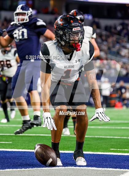Thumbnail 2 in Smithson Valley vs. Aledo (UIL 5A D1 Football Final) photogallery.