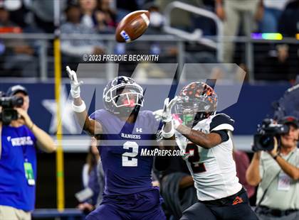 Thumbnail 3 in Smithson Valley vs. Aledo (UIL 5A D1 Football Final) photogallery.