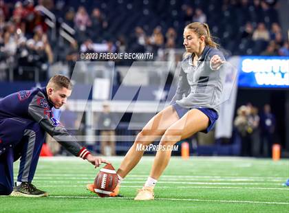 Thumbnail 3 in Smithson Valley vs. Aledo (UIL 5A D1 Football Final) photogallery.