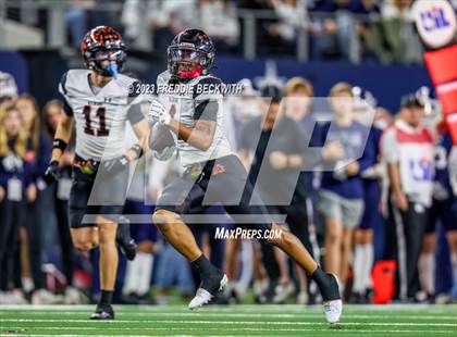 Thumbnail 3 in Smithson Valley vs. Aledo (UIL 5A D1 Football Final) photogallery.