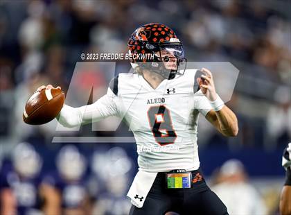 Thumbnail 1 in Smithson Valley vs. Aledo (UIL 5A D1 Football Final) photogallery.