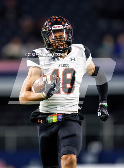 Thumbnail 3 in Smithson Valley vs. Aledo (UIL 5A D1 Football Final) photogallery.