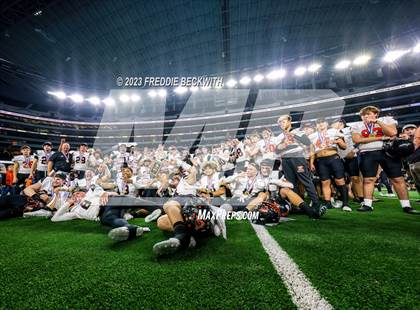 Thumbnail 3 in Smithson Valley vs. Aledo (UIL 5A D1 Football Final) photogallery.