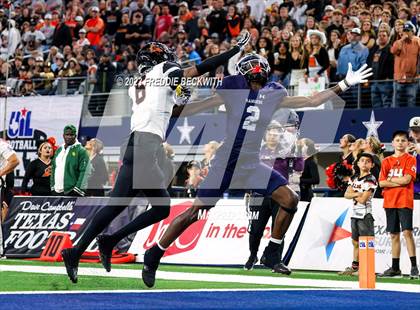 Thumbnail 2 in Smithson Valley vs. Aledo (UIL 5A D1 Football Final) photogallery.