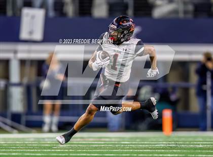 Thumbnail 1 in Smithson Valley vs. Aledo (UIL 5A D1 Football Final) photogallery.