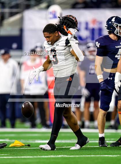 Thumbnail 1 in Smithson Valley vs. Aledo (UIL 5A D1 Football Final) photogallery.