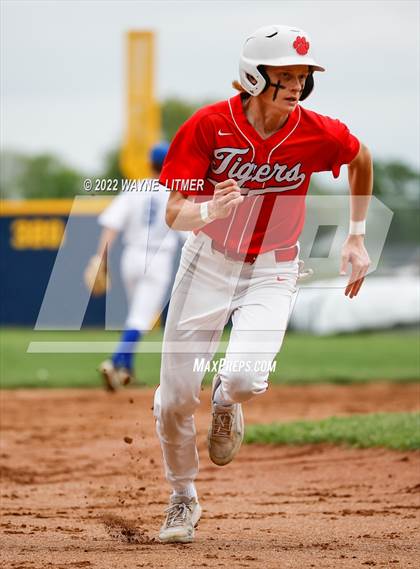Thumbnail 1 in Beechwood @ Covington Catholic photogallery.