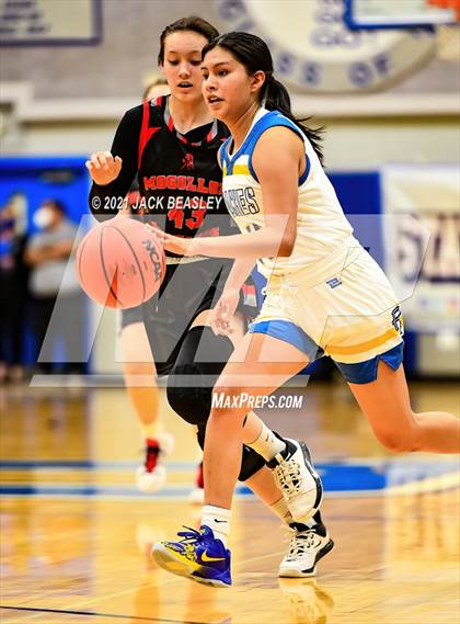 Thumbnail 3 in Fort Thomas vs. Mogollon (AIA 1A Final) photogallery.