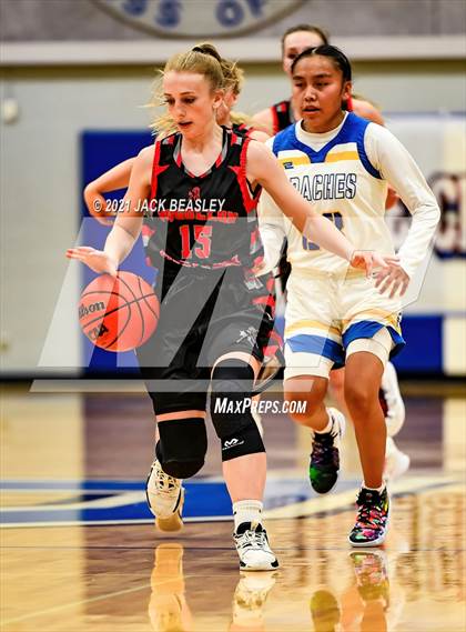Thumbnail 3 in Fort Thomas vs. Mogollon (AIA 1A Final) photogallery.