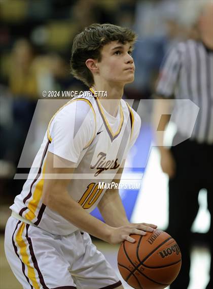 Thumbnail 3 in Akins @ Dripping Springs photogallery.