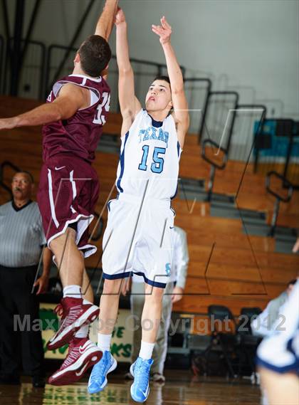 Thumbnail 2 in Sam Rayburn vs. Cinco Ranch (McDonald's Texas Invitational) photogallery.