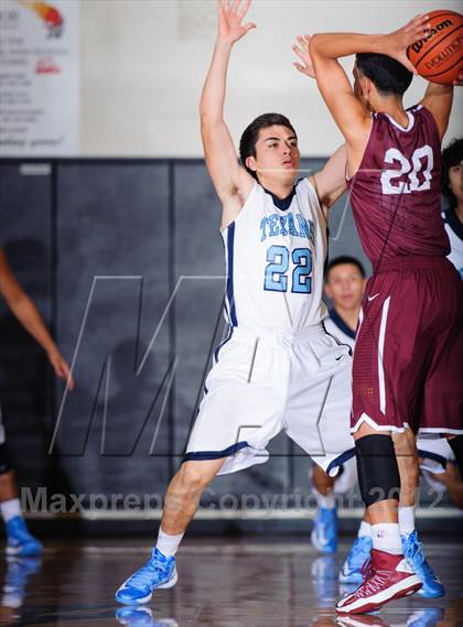 Thumbnail 2 in Sam Rayburn vs. Cinco Ranch (McDonald's Texas Invitational) photogallery.