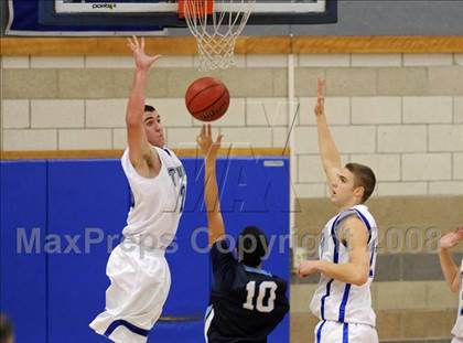 Thumbnail 1 in Oakmont vs Rocklin (Rocklin Holiday Tournament) photogallery.