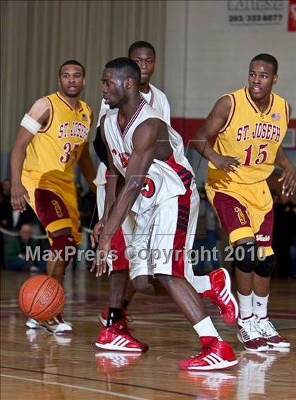 Thumbnail 2 in St. Joseph vs Bridgeport Central (FCIAC Final) photogallery.