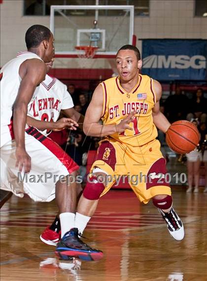 Thumbnail 3 in St. Joseph vs Bridgeport Central (FCIAC Final) photogallery.