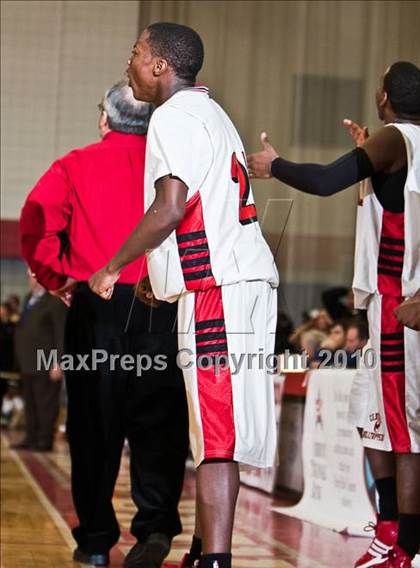 Thumbnail 2 in St. Joseph vs Bridgeport Central (FCIAC Final) photogallery.
