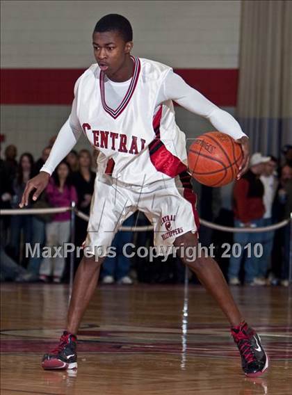 Thumbnail 1 in St. Joseph vs Bridgeport Central (FCIAC Final) photogallery.