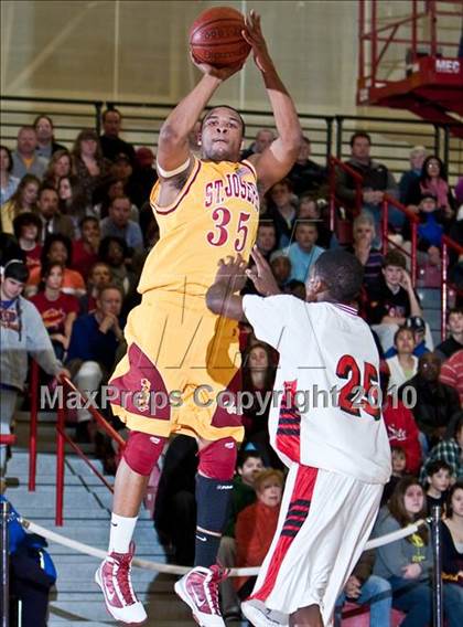 Thumbnail 2 in St. Joseph vs Bridgeport Central (FCIAC Final) photogallery.