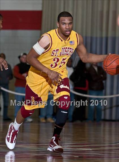 Thumbnail 1 in St. Joseph vs Bridgeport Central (FCIAC Final) photogallery.