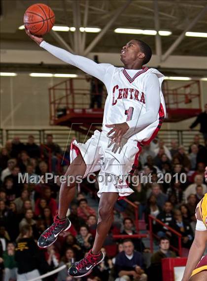 Thumbnail 2 in St. Joseph vs Bridgeport Central (FCIAC Final) photogallery.