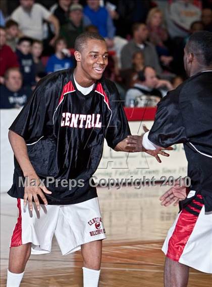 Thumbnail 2 in St. Joseph vs Bridgeport Central (FCIAC Final) photogallery.