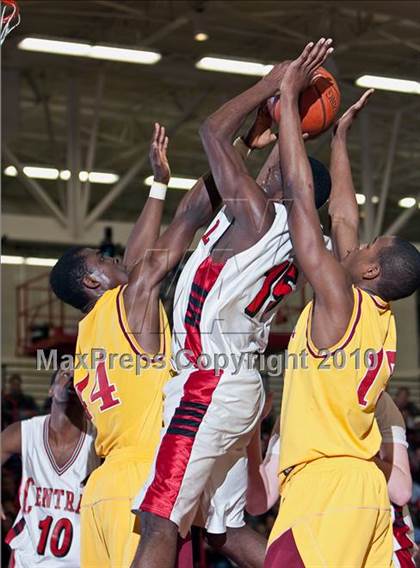 Thumbnail 3 in St. Joseph vs Bridgeport Central (FCIAC Final) photogallery.